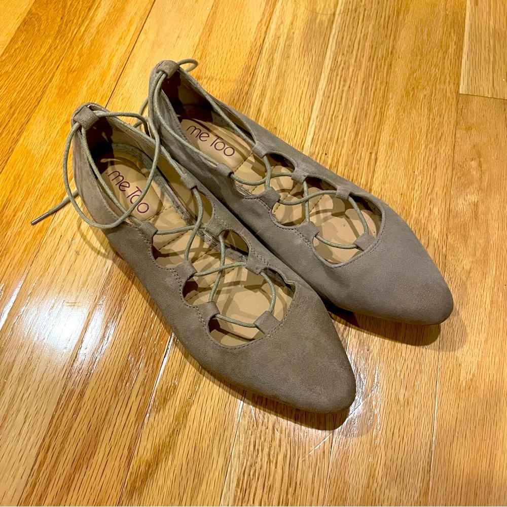 Me Too Amber Lace-Up Flats (Size 6.5)